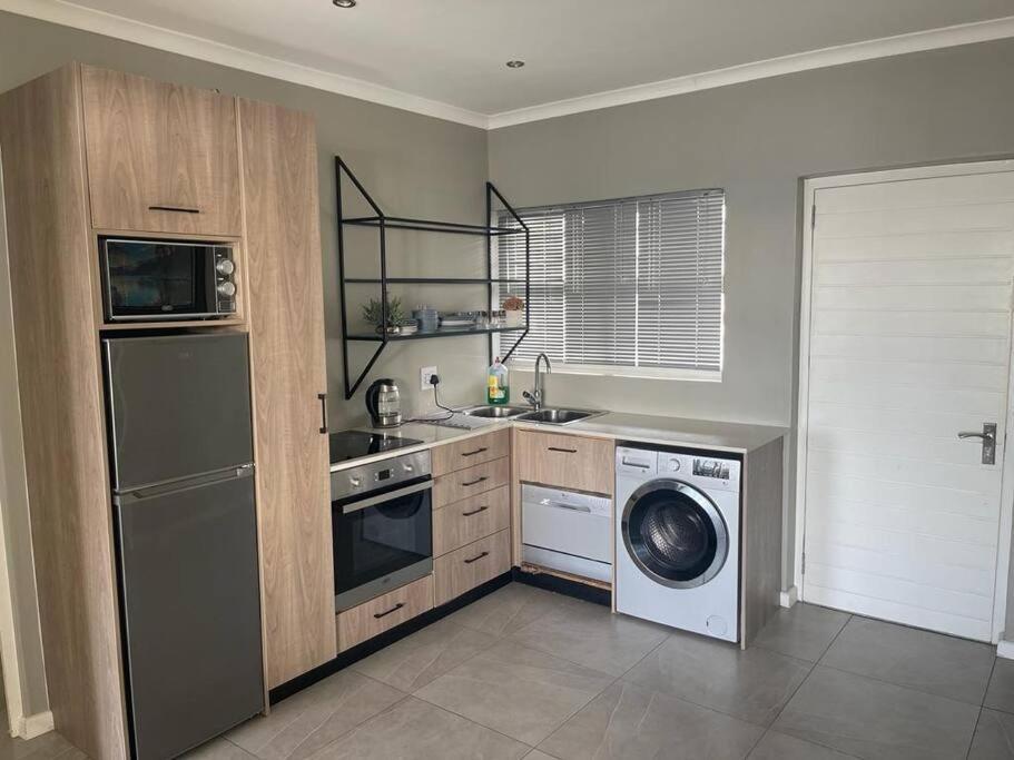 Gorgeous 5 Star In Camps Bay Apartment Cape Town