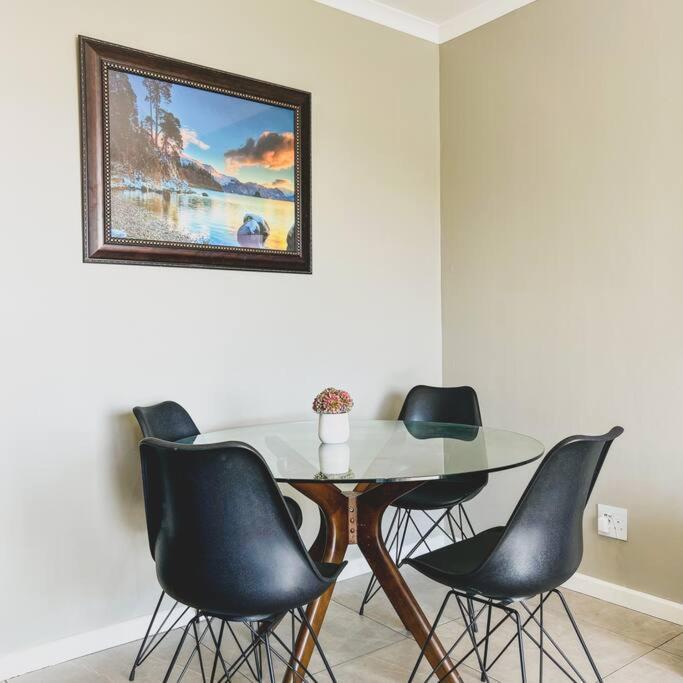 Apartment Gorgeous 5 Star In Camps Bay Cape Town