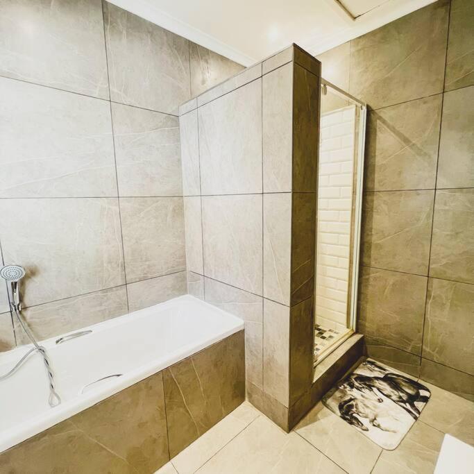 Gorgeous 5 Star In Camps Bay Cape Town