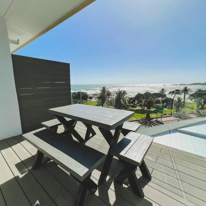 Gorgeous 5 Star In Camps Bay Apartment *