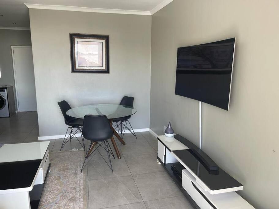 Gorgeous 5 Star In Camps Bay Apartment Cape Town
